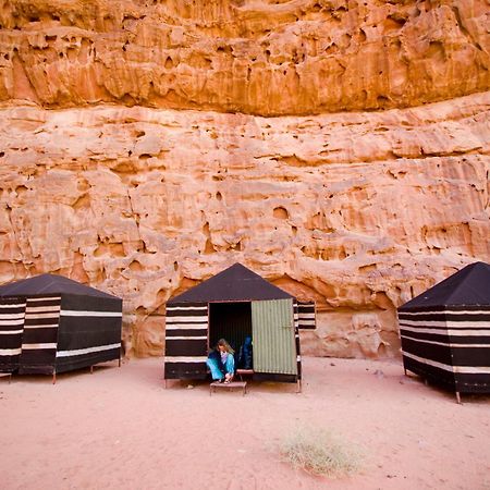 Wadi Rum Fire Camp Exteriör bild